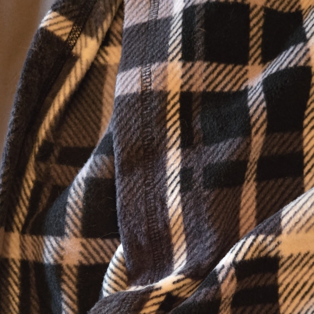 Cuddl Duds Black and White Plaid Blanket Robe - Picture 6 of 8